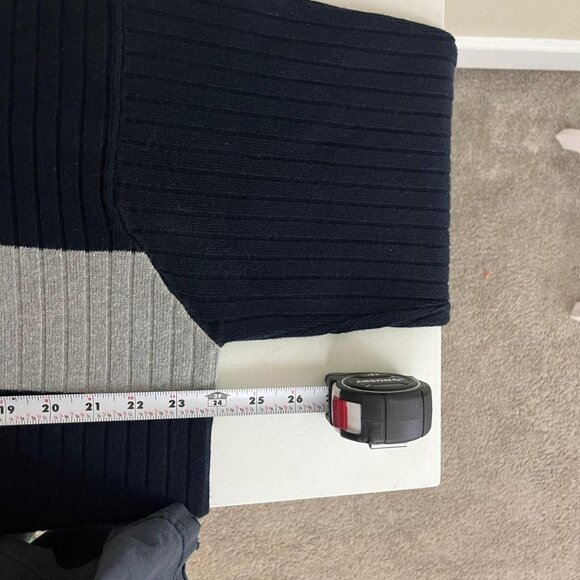 Navy blue 90s Gap oversized sweater with grey stripe detailing - Picture 5 of 7